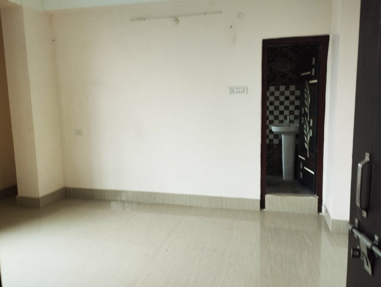 Unfurnished 3bhk in DakhinGaon, Kahilipara, Guwahati, Assam, India for Rent